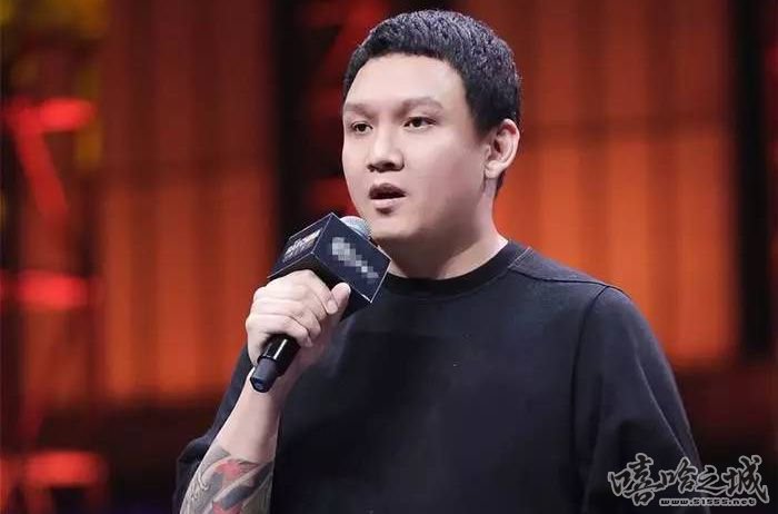 车澈,曾担任《 盖世英雄》《蒙面唱将猜猜猜》等多个节目总导演,2017年担任《中国有嘻哈》节目总导演。(图片来自网络)